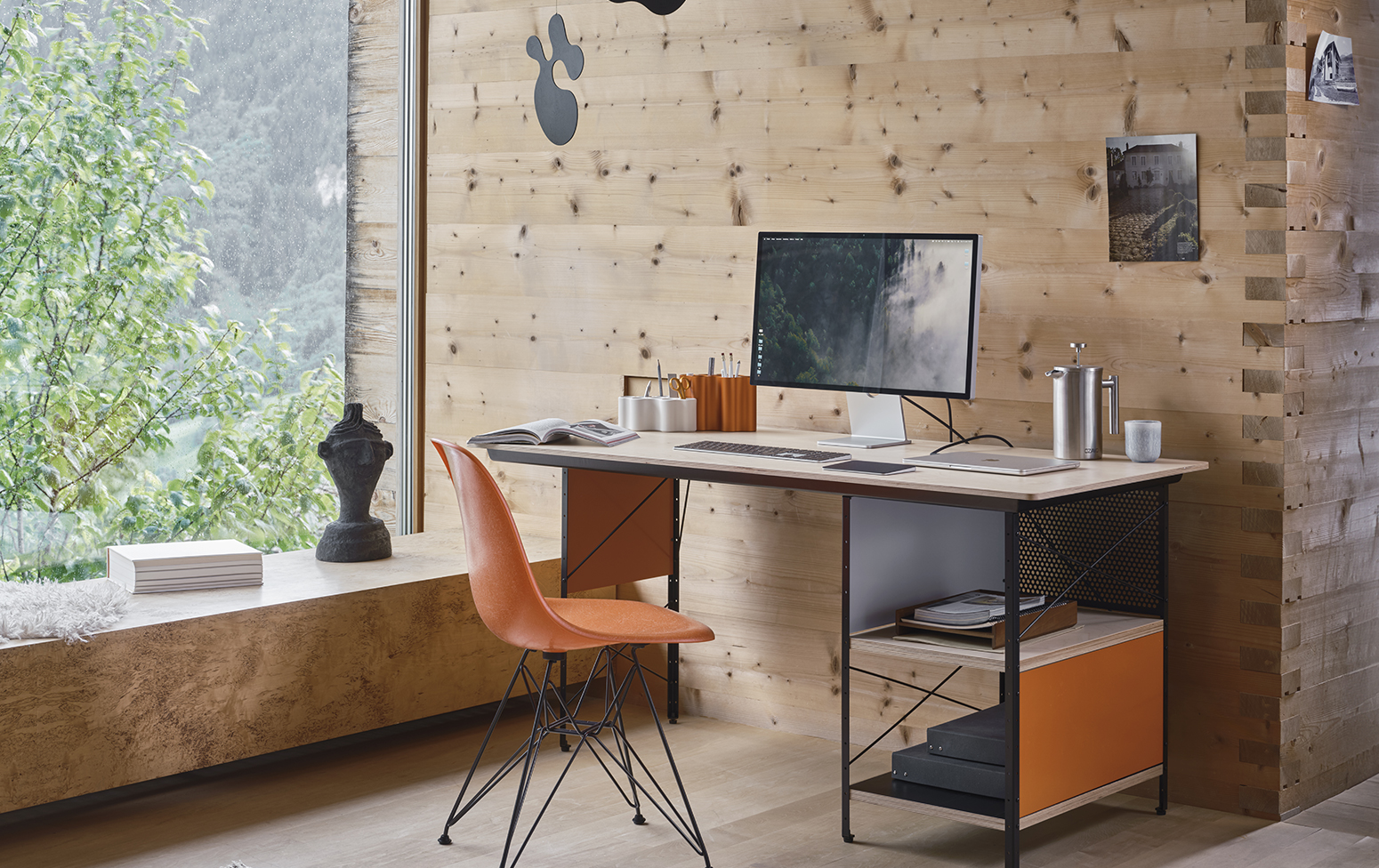 Vitra Promotion: Back to School
